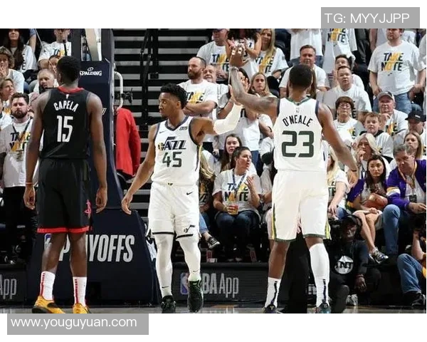 新队首秀来了！末节15分哈登23+8，与米切尔末节合砍32分率队逆转